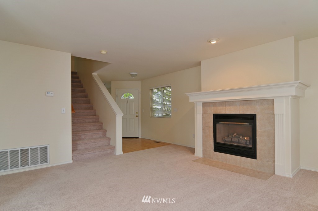 9214 Northeast 173rd Place Bothell, WA 98011 - Photo 3 of 15 Gallery Image 3