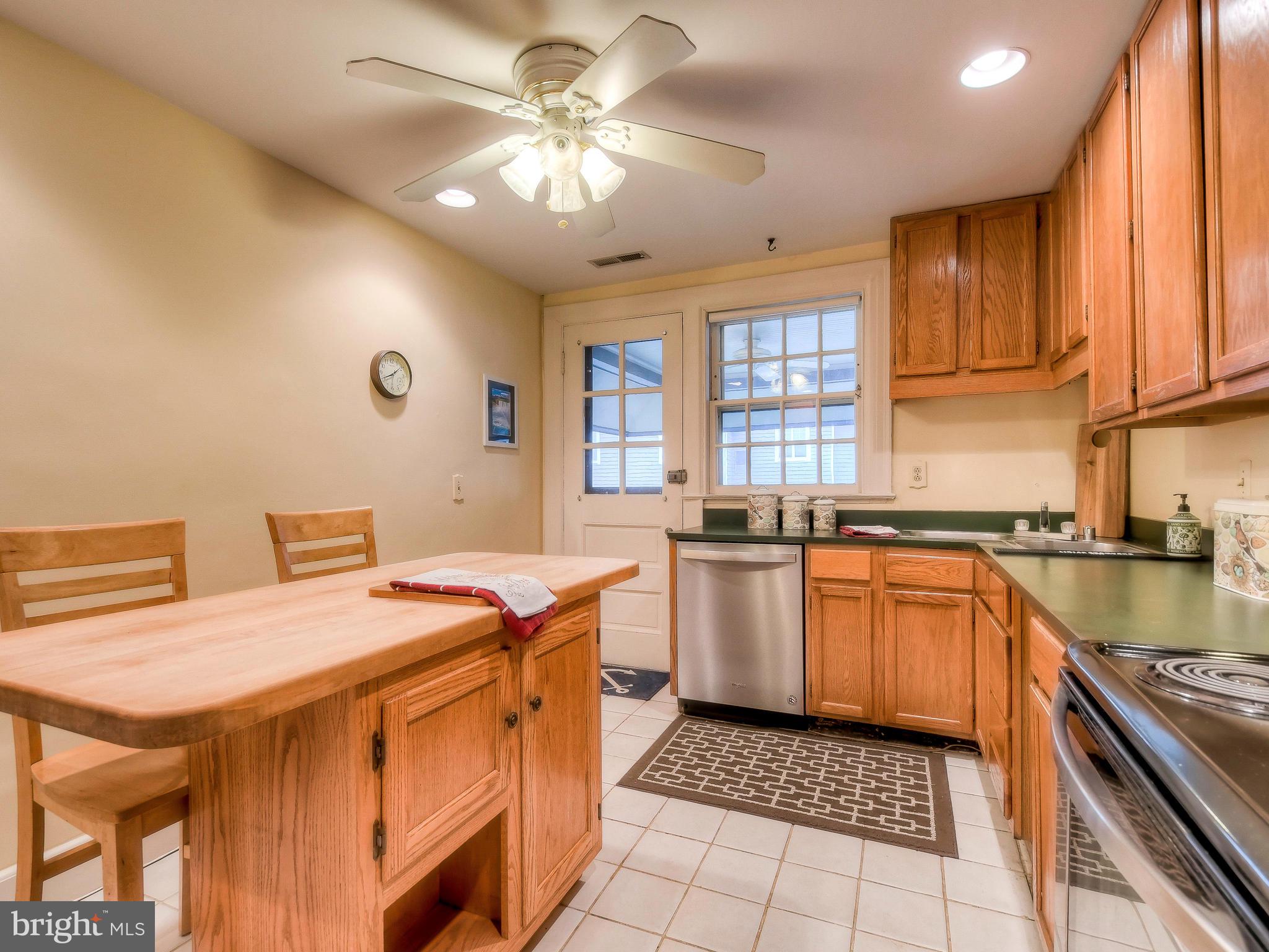 610 Somerset Road, Unit 302 Baltimore, MD 21210 - Photo 23 of 39 Kitchen