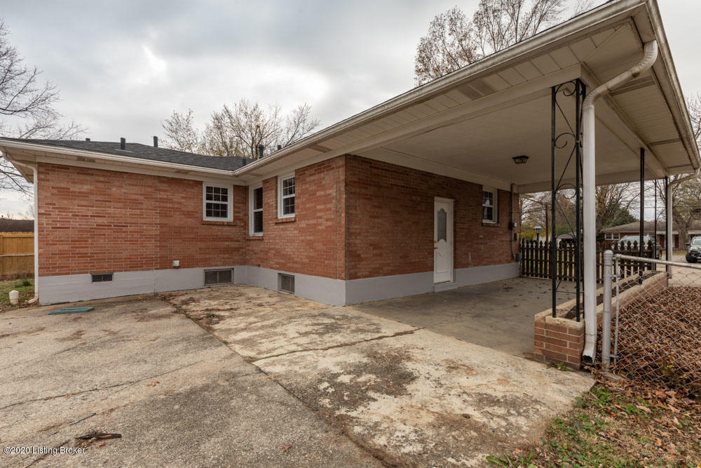 10707 Deering Road Louisville, KY 40272 - Photo 41 of 49 Deering041