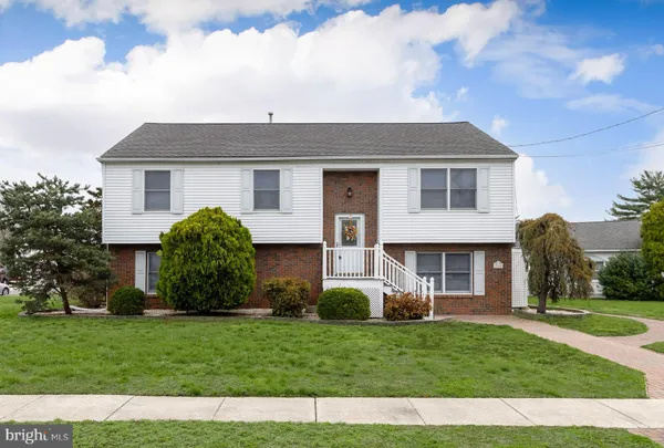 $450,000 | 765 Willow Drive, Gibbstown, NJ 08027