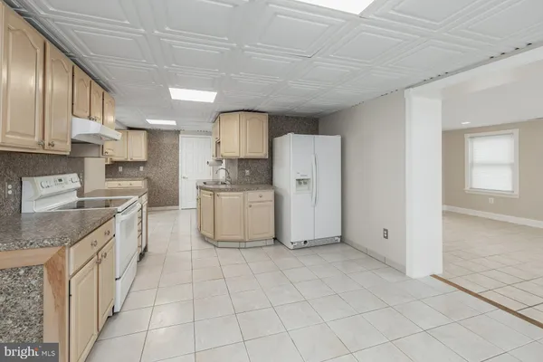 $450,000 | 765 Willow Drive, Gibbstown, NJ 08027