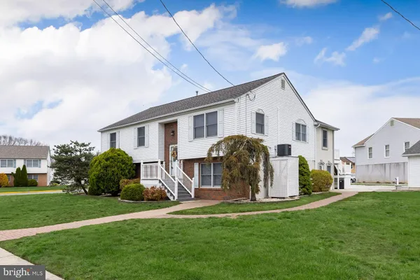 $450,000 | 765 Willow Drive, Gibbstown, NJ 08027