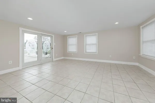 $450,000 | 765 Willow Drive, Gibbstown, NJ 08027