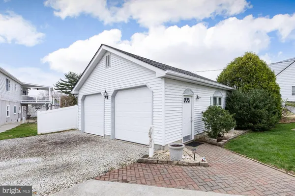 $450,000 | 765 Willow Drive, Gibbstown, NJ 08027