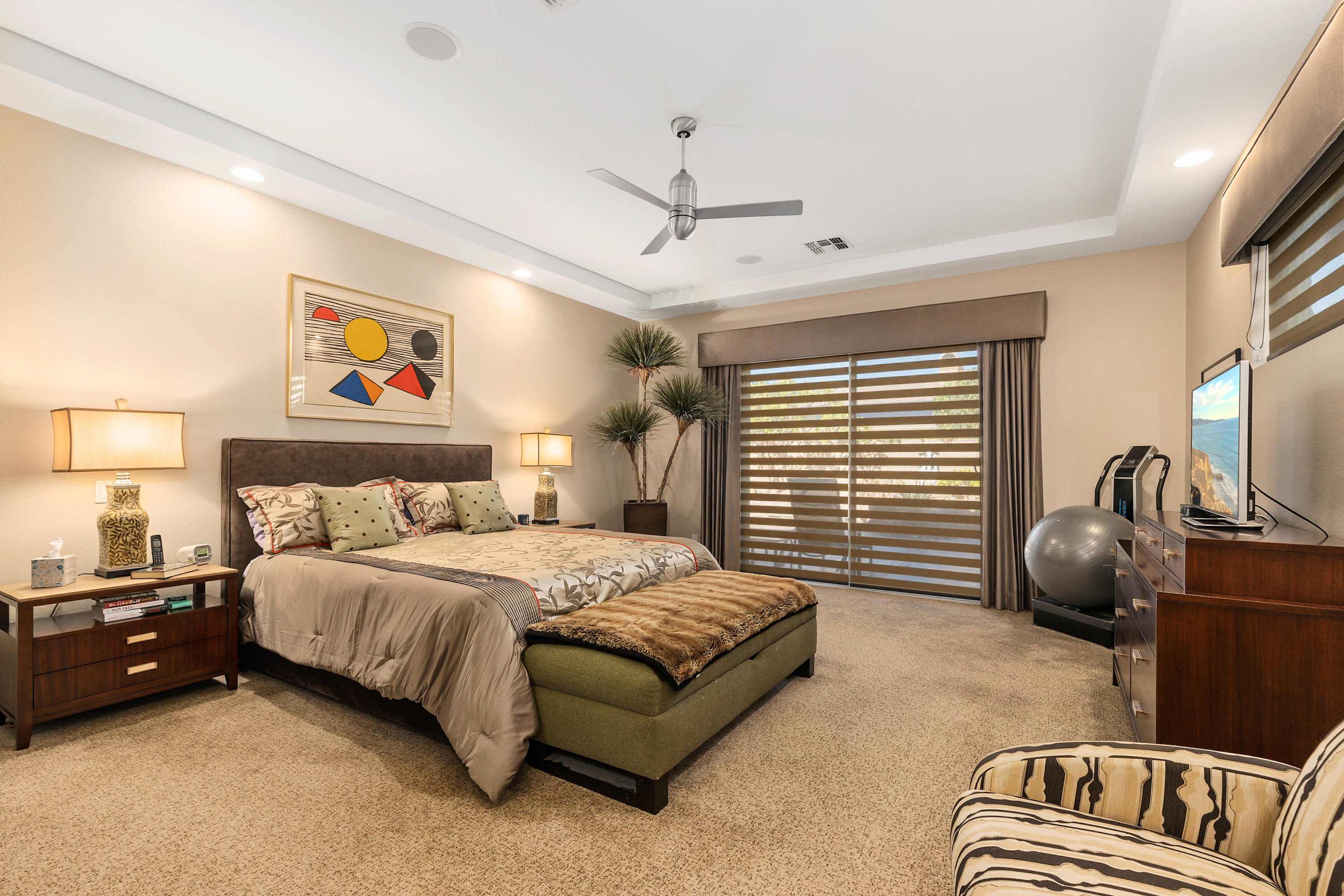 12 Collegiate Circle Rancho Mirage, CA 92270 - Photo 16 of 46 25_10967339_156310_156310-EI-125