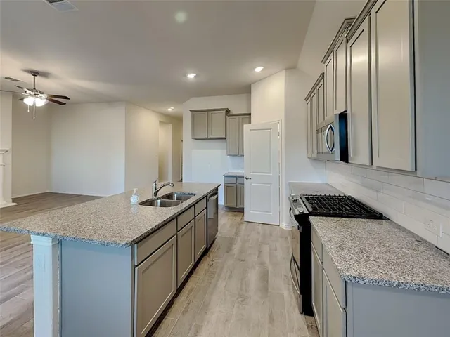 $1,862 | 11208 Shady Mdws Way, Aubrey, TX 76227