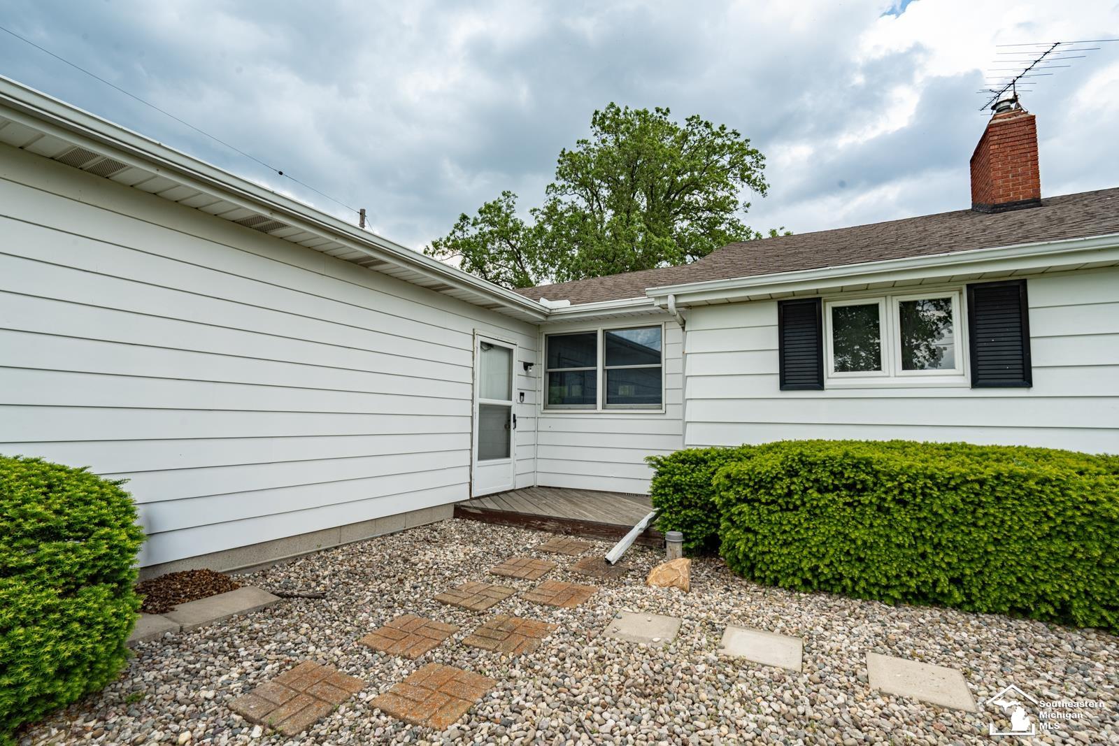 5248 South Custer Road Monroe, MI 48161 - Photo 4 of 33