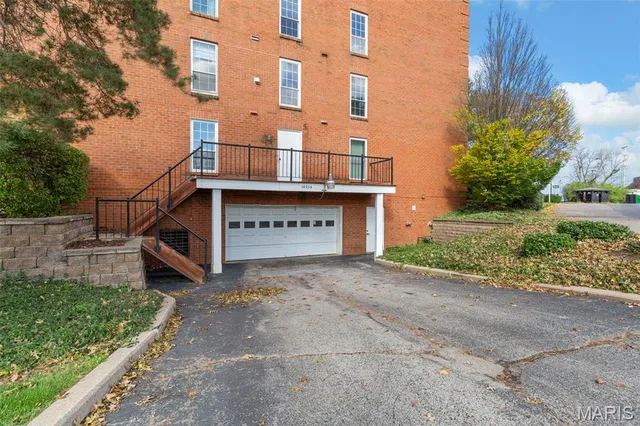 $124,999 | 10358 Chimney Rock Drive, Unit 20, St. Louis, MO 63146