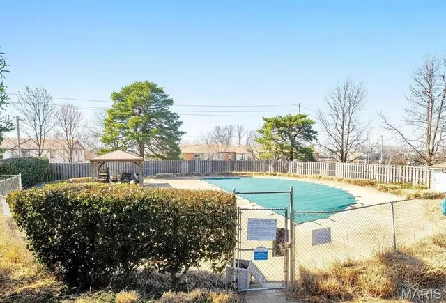 $124,999 | 10358 Chimney Rock Drive, Unit 20, St. Louis, MO 63146