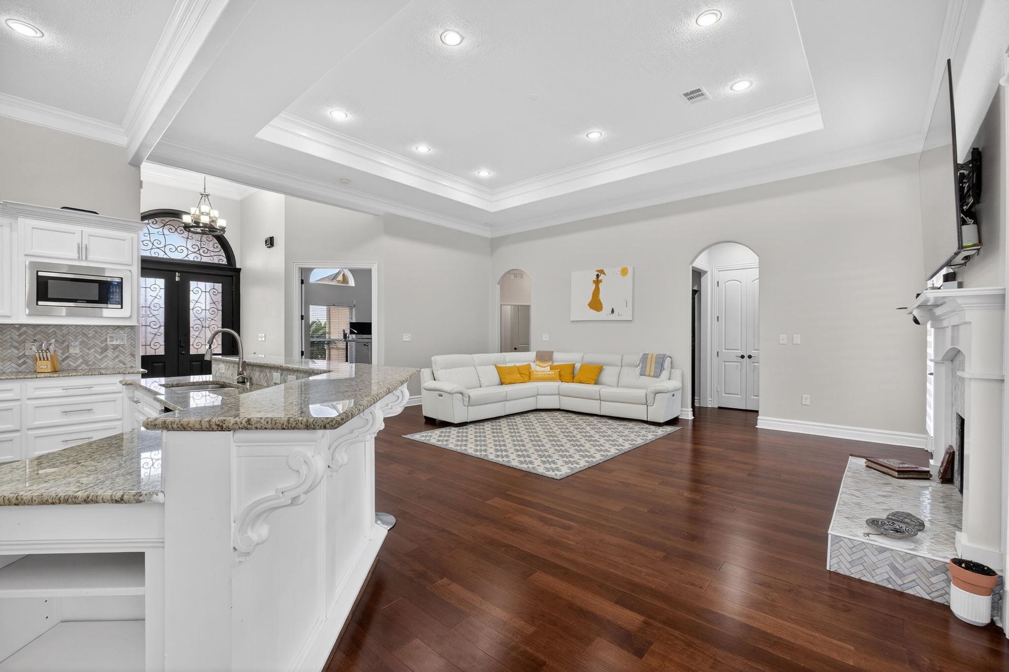 8245 Stacy Beaumont, TX 77705 - Photo 4 of 21