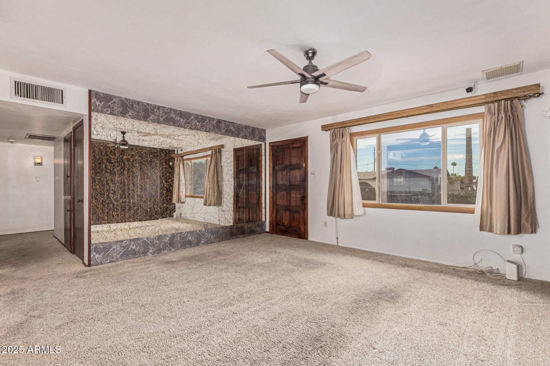 7917 West Flower Street Phoenix, AZ 85033 - Photo 11 of 54 Living Room