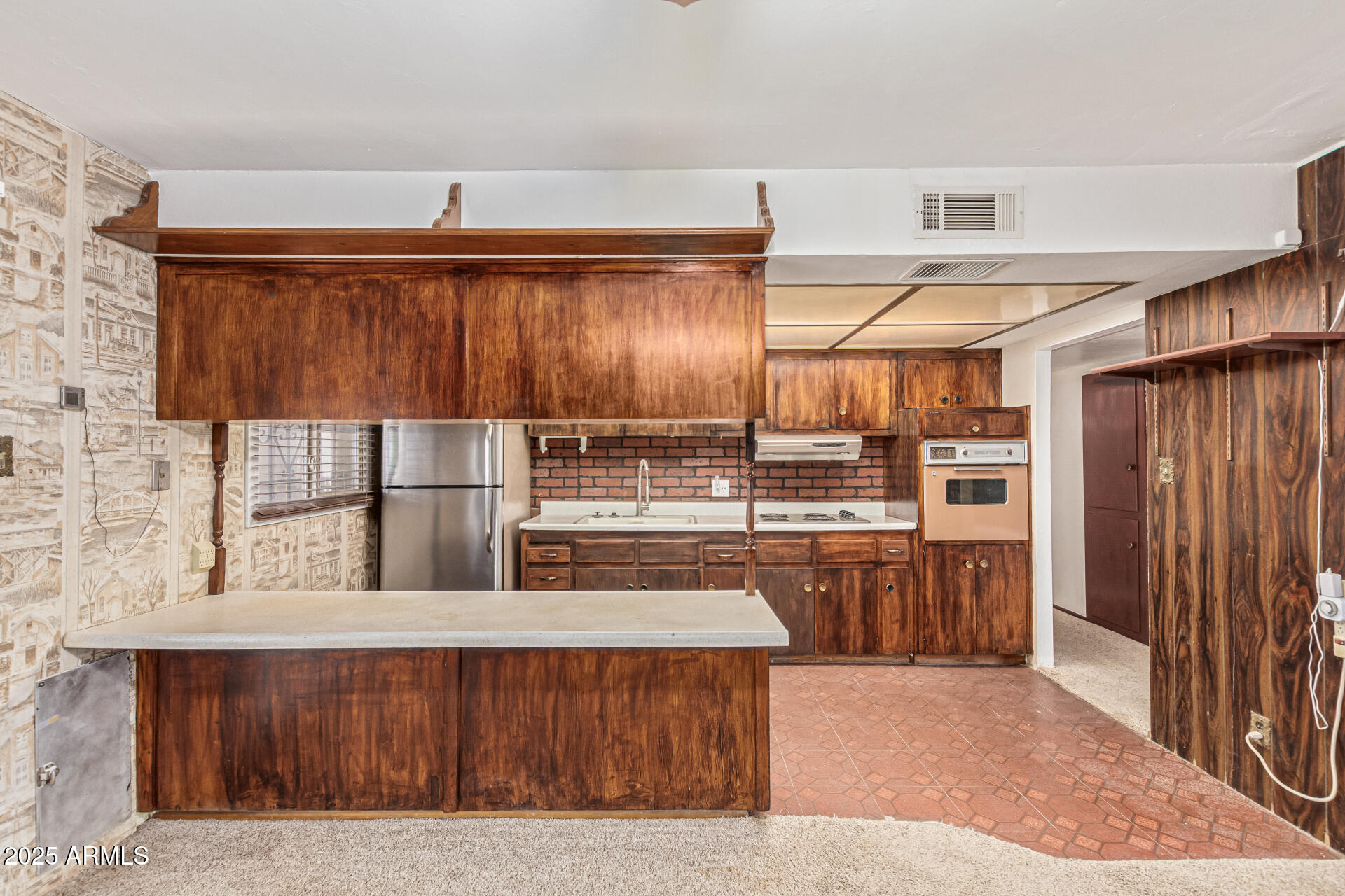 7917 West Flower Street Phoenix, AZ 85033 - Photo 9 of 54 Kitchen