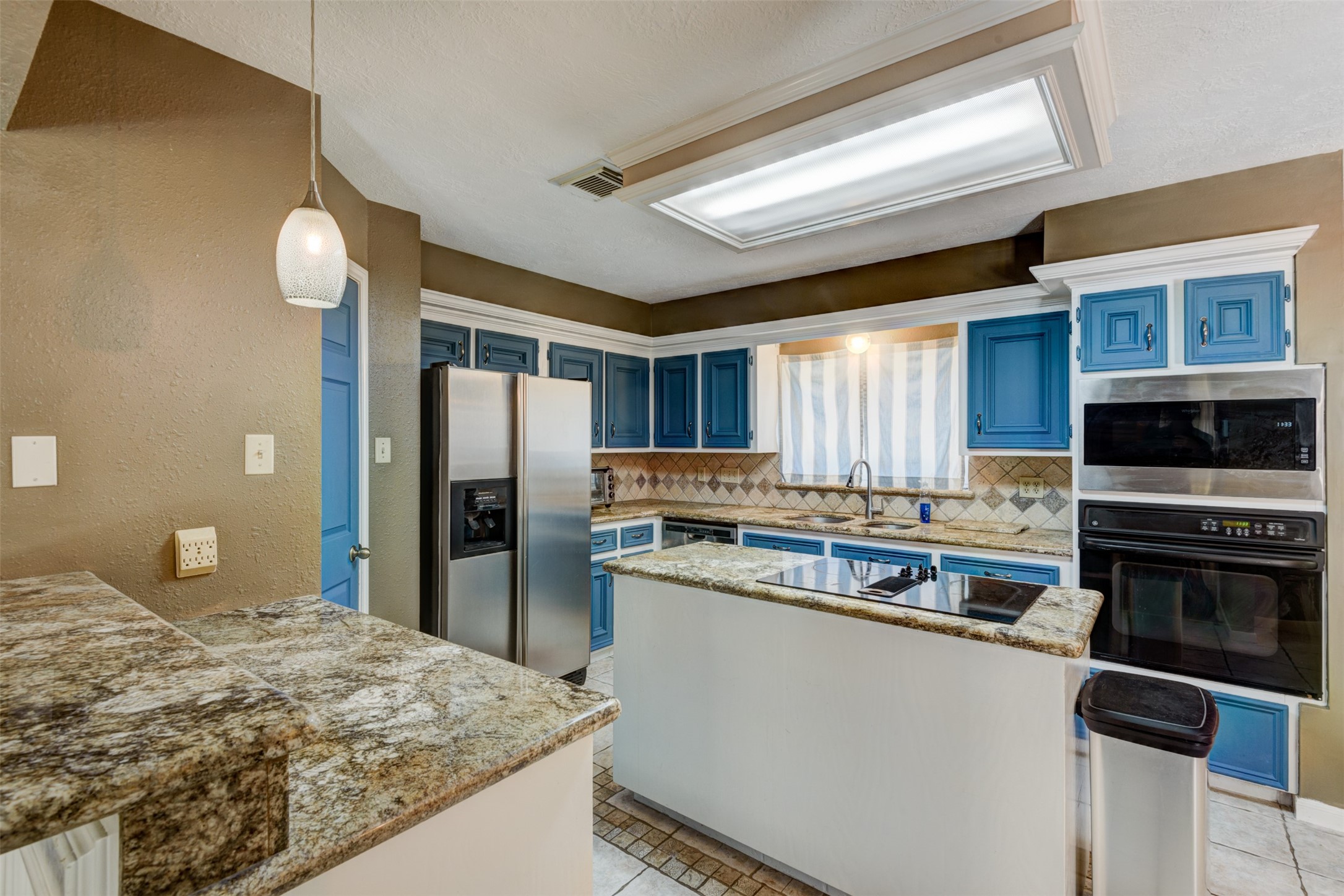 6502 Inverness Way Pasadena, TX 77505 - Photo 10 of 31 Gallery Image 10