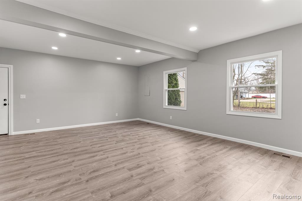 44601 Robson Road Belleville, MI 48111 - Photo 14 of 39