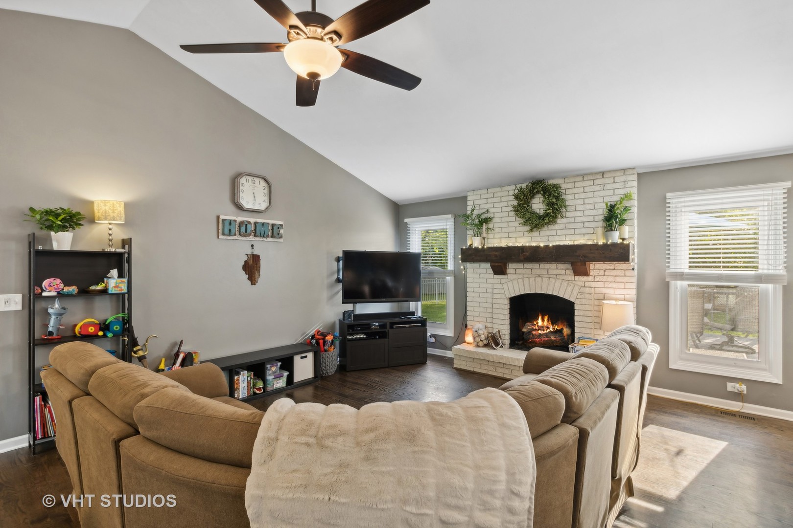 236 Foxmoor Road Fox River Grove, IL 60021 - Photo 3 of 28 a living room with furniture and a fireplace