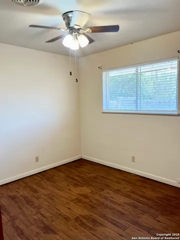 $900 | 200 East Cleveland Street, Beeville, TX 78102