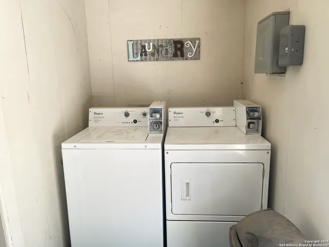 $900 | 200 East Cleveland Street, Beeville, TX 78102