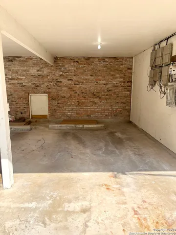 $900 | 200 East Cleveland Street, Beeville, TX 78102