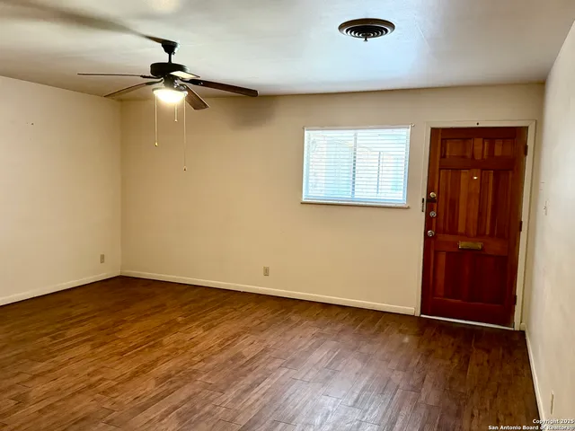 $900 | 200 East Cleveland Street, Beeville, TX 78102