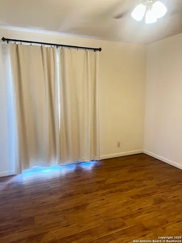 $900 | 200 East Cleveland Street, Beeville, TX 78102