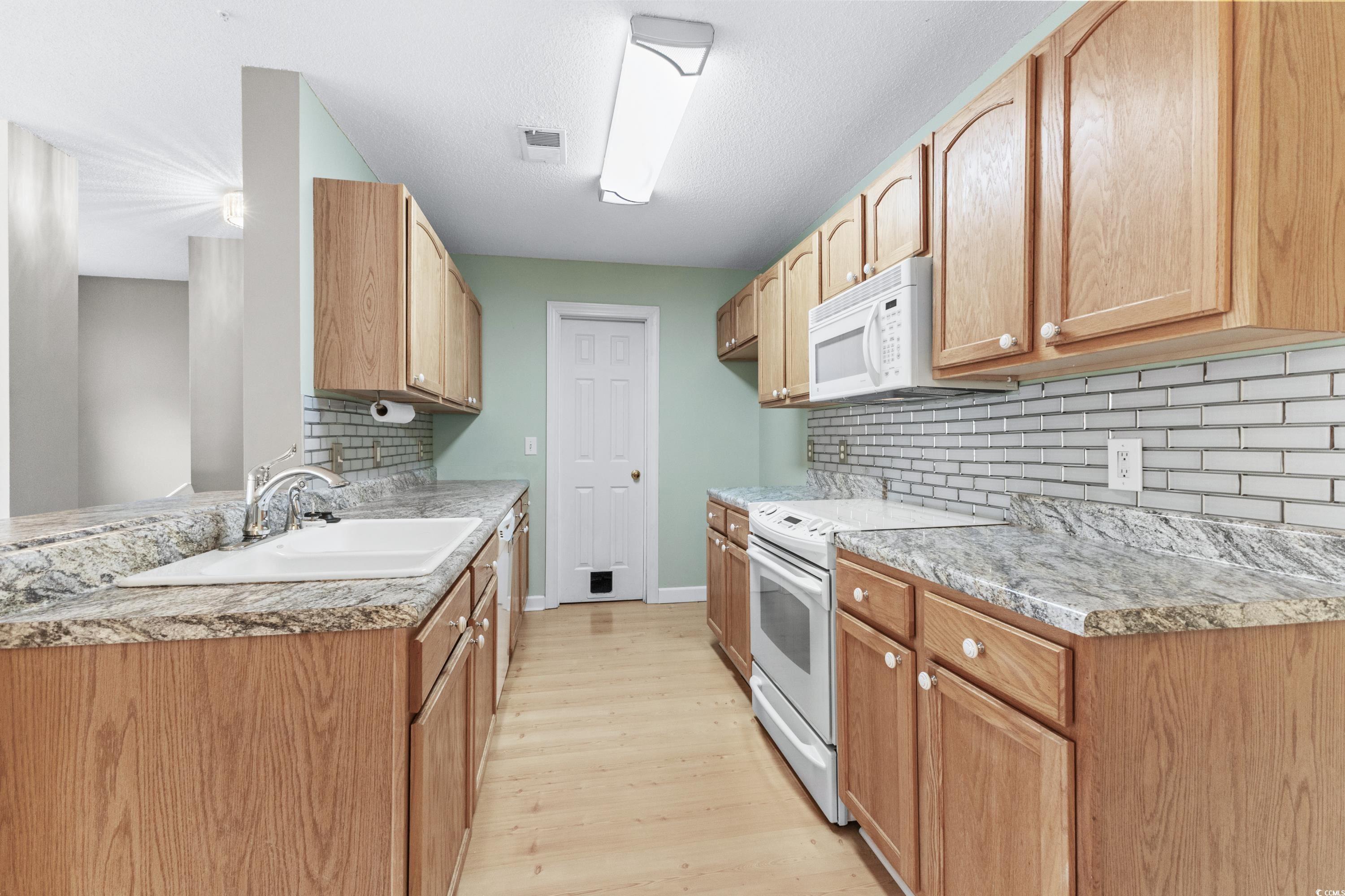 4374 Crepe Myrtle Court, Unit F Murrells Inlet, SC 29576 - Photo 11 of 35 Gallery Image 11