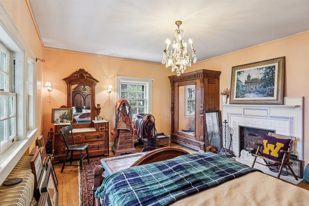 4352 Centre Avenue Pittsburgh, PA 15213 - Photo 20 of 45 a view of a livingroom with furniture and a fireplace