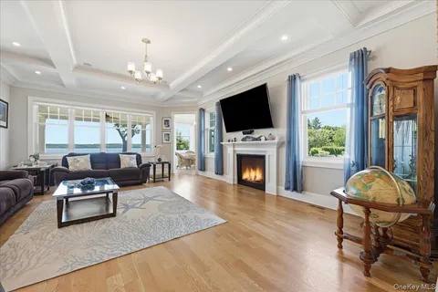 $4,799,000 | 7 Preston Lane, East Setauket, NY 11733