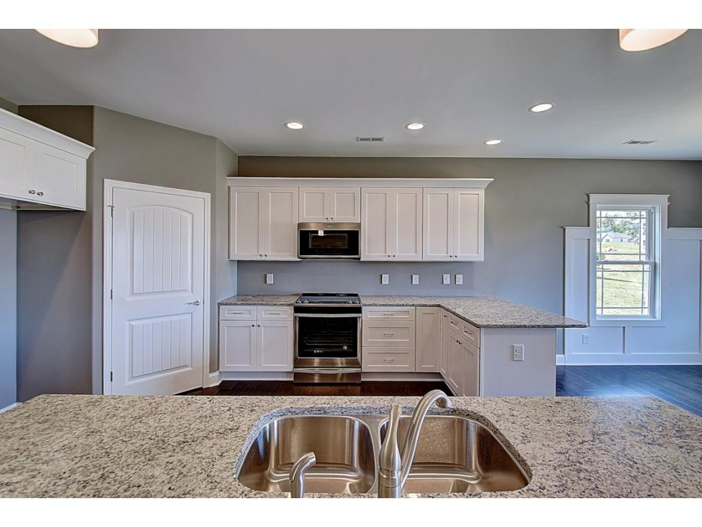 3136 London Road Kingsport, TN 37664 - Photo 10 of 36 Photo 10