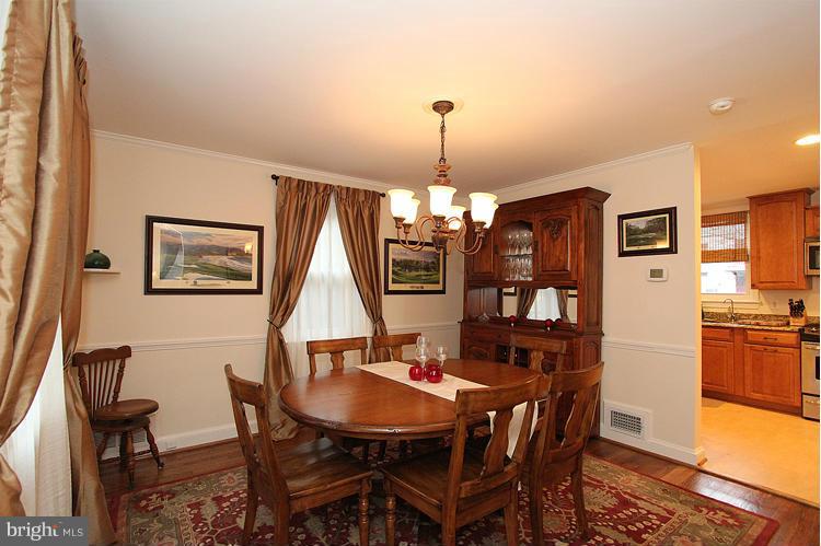 10413 Inwood Avenue Silver Spring, MD 20902 - Photo 7 of 29 Dining Room