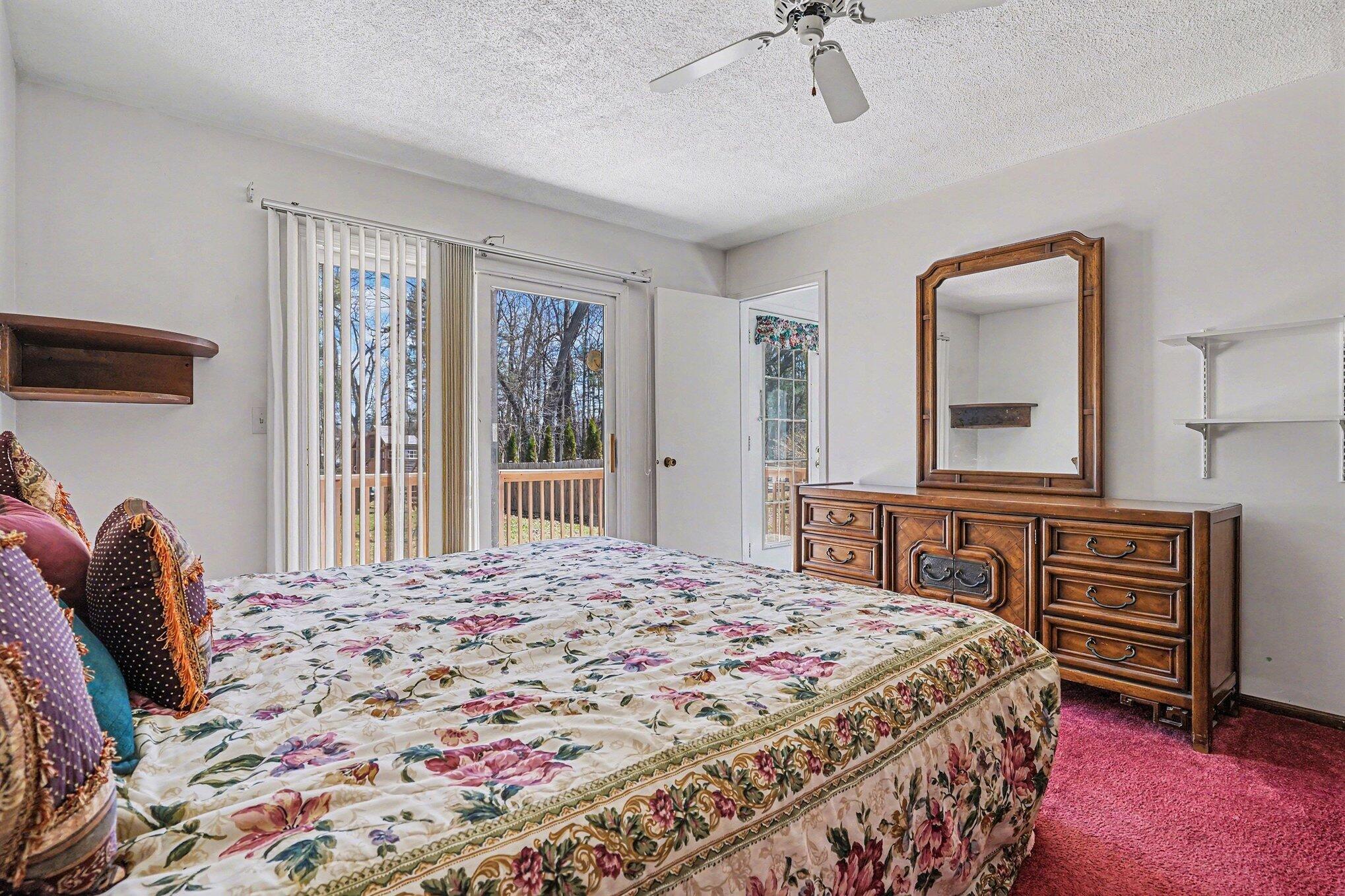 110 South Fruitport Road Spring Lake, MI 49456 - Photo 13 of 28 011_file_2368