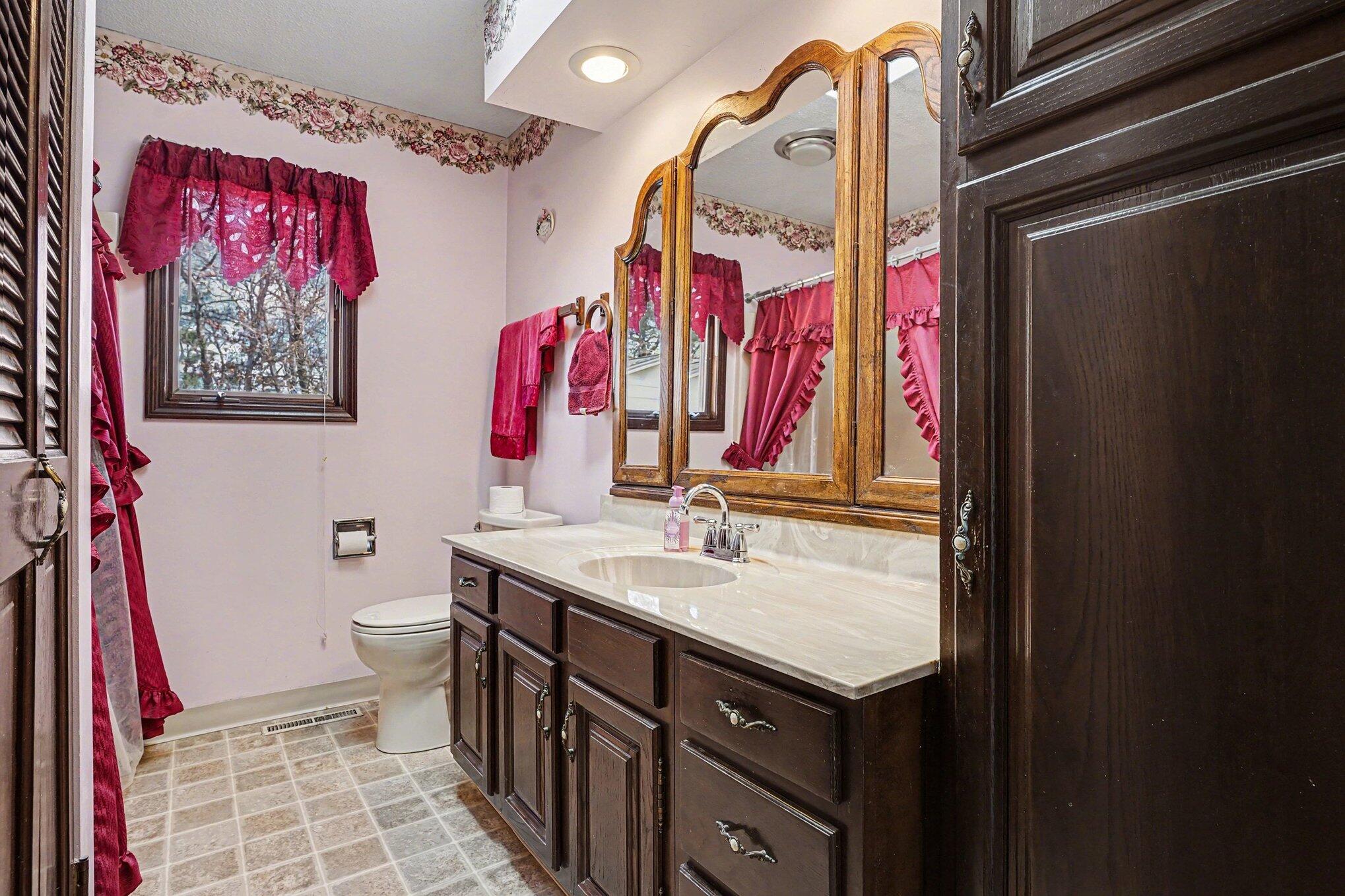 110 South Fruitport Road Spring Lake, MI 49456 - Photo 14 of 28 022_file_1133