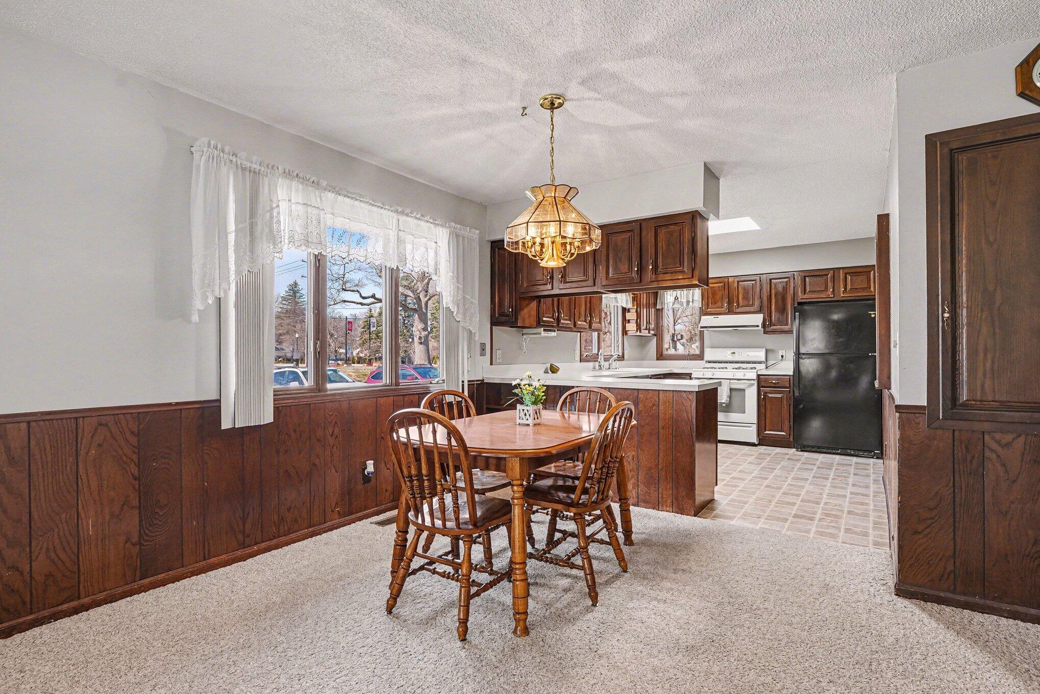 110 South Fruitport Road Spring Lake, MI 49456 - Photo 7 of 28 009_file_7604