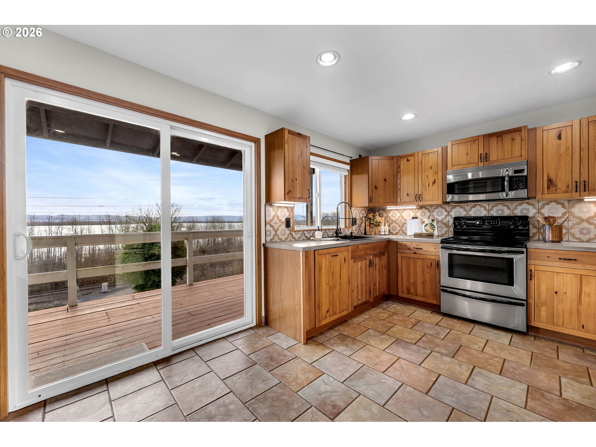 8121 Northwest Fruit Valley Road Vancouver, WA 98665 - Photo 13 of 48 Kitchen