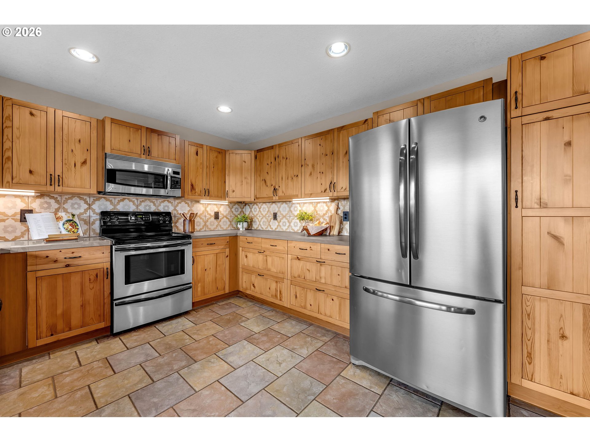 8121 Northwest Fruit Valley Road Vancouver, WA 98665 - Photo 15 of 48 Kitchen