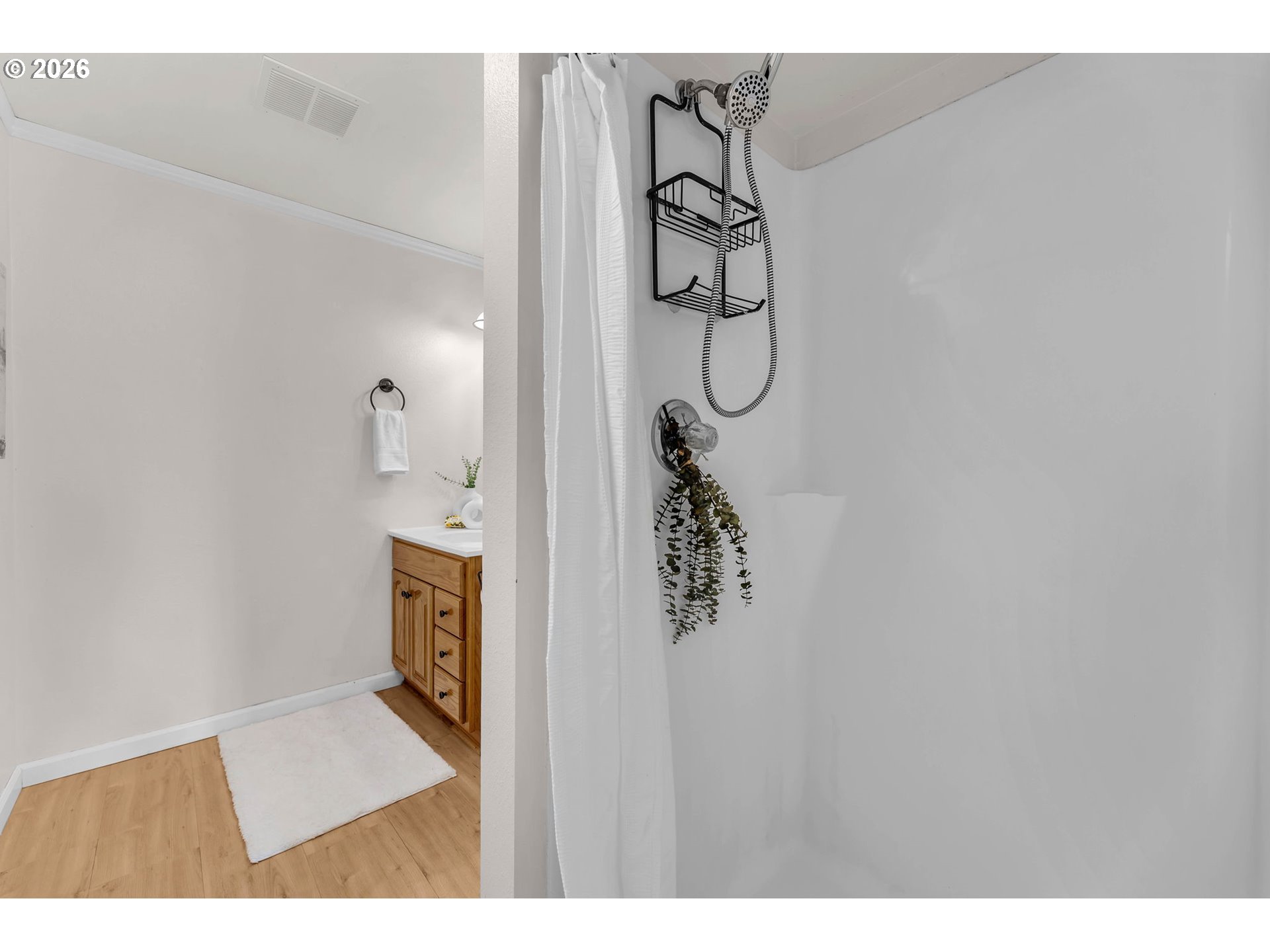 8121 Northwest Fruit Valley Road Vancouver, WA 98665 - Photo 41 of 48 Bathroom