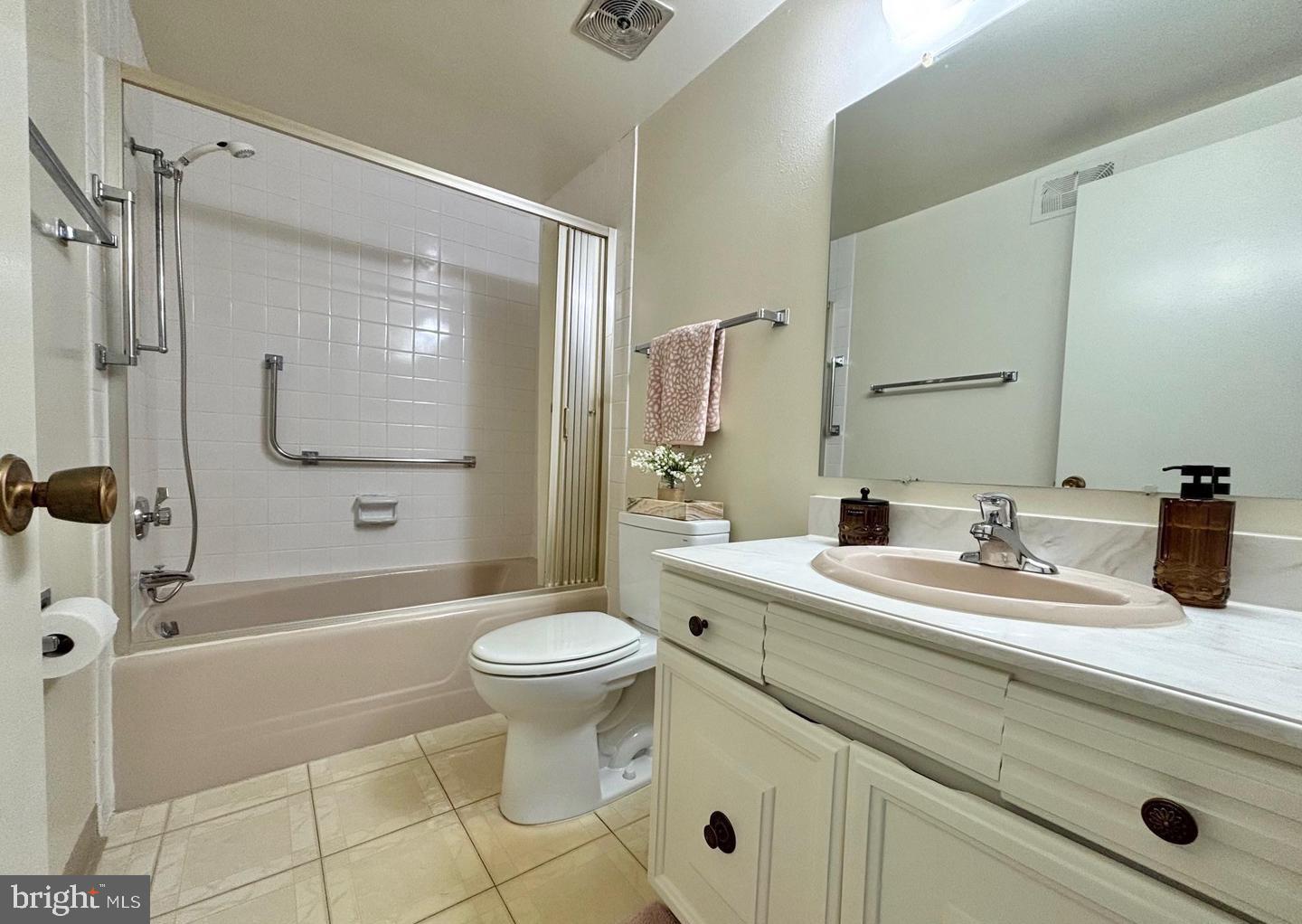 3352 Chiswick Court, Unit 573E Silver Spring, MD 20906 - Photo 4 of 6