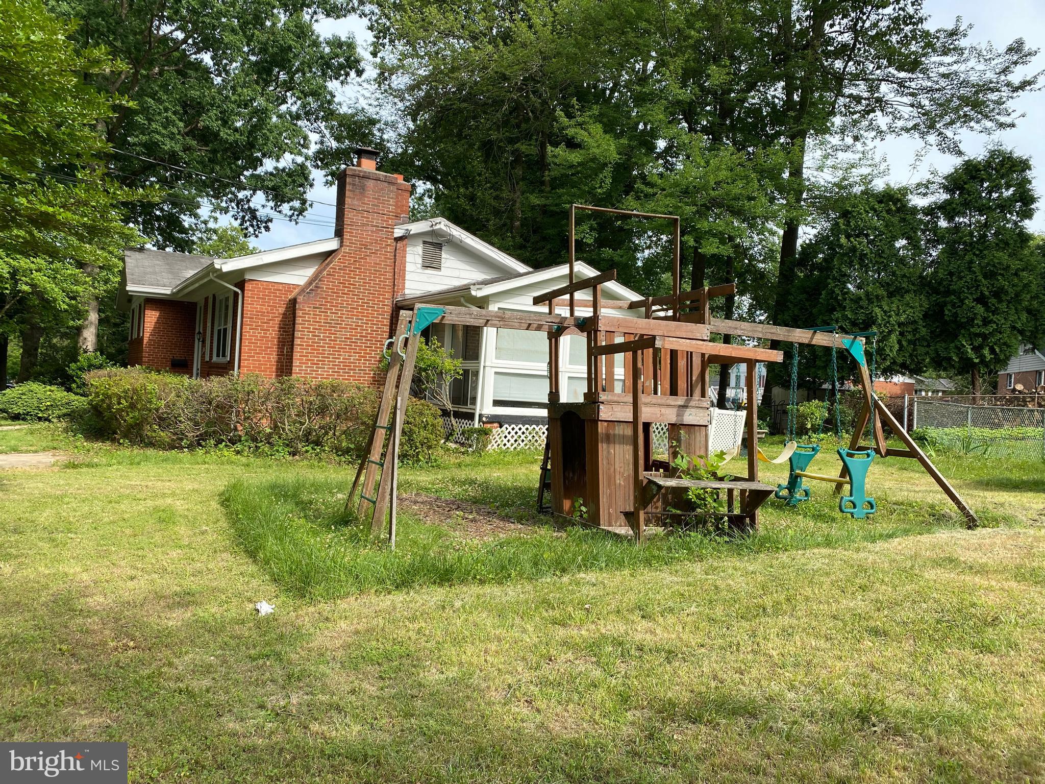 1728 Ladd Street Silver Spring, MD 20902 - Photo 3 of 10 Gallery Image 3