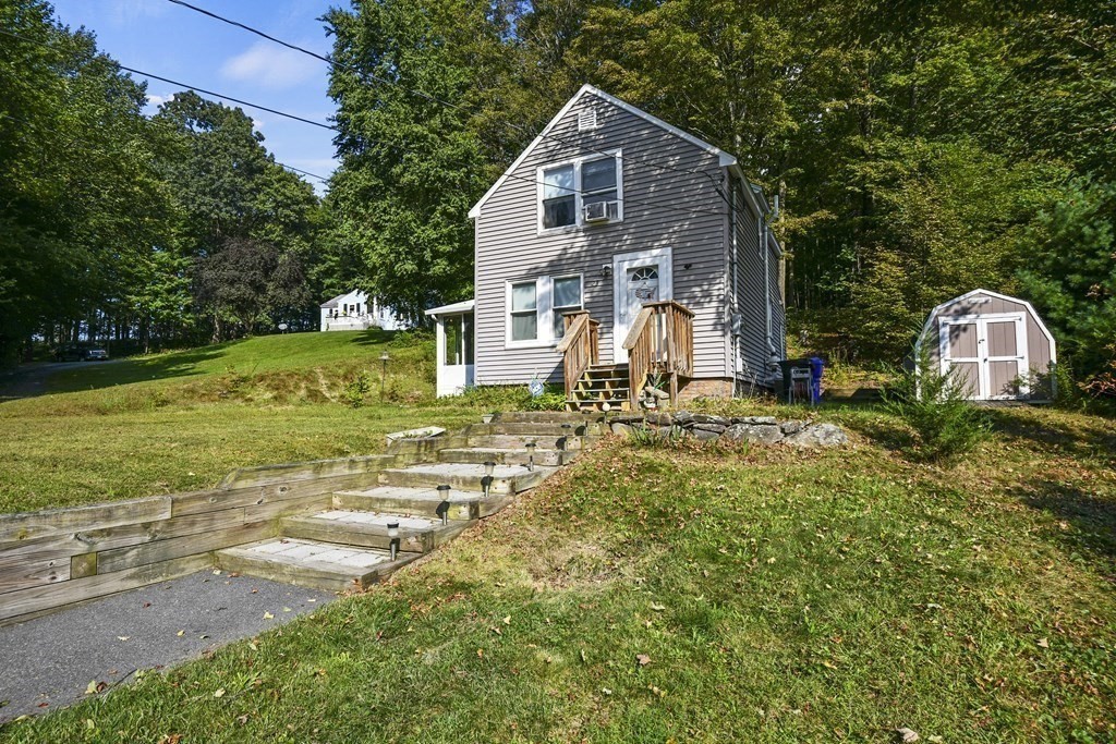 23 Center Road Shirley, MA 01464 - Photo 3 of 24 Gallery Image 3
