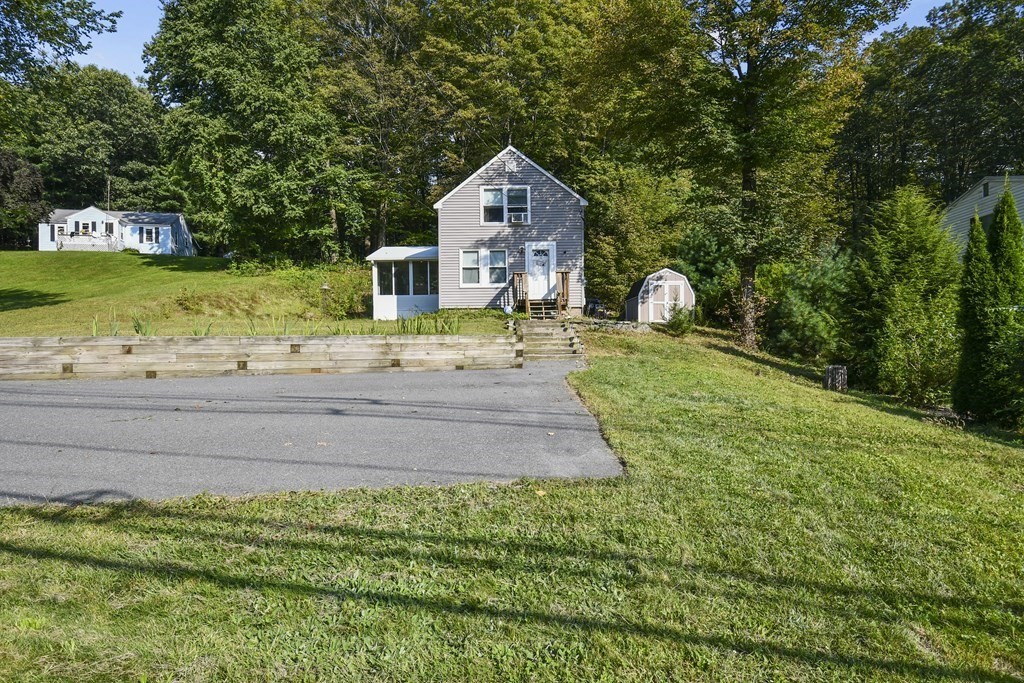 23 Center Road Shirley, MA 01464 - Photo 4 of 24 Gallery Image 4