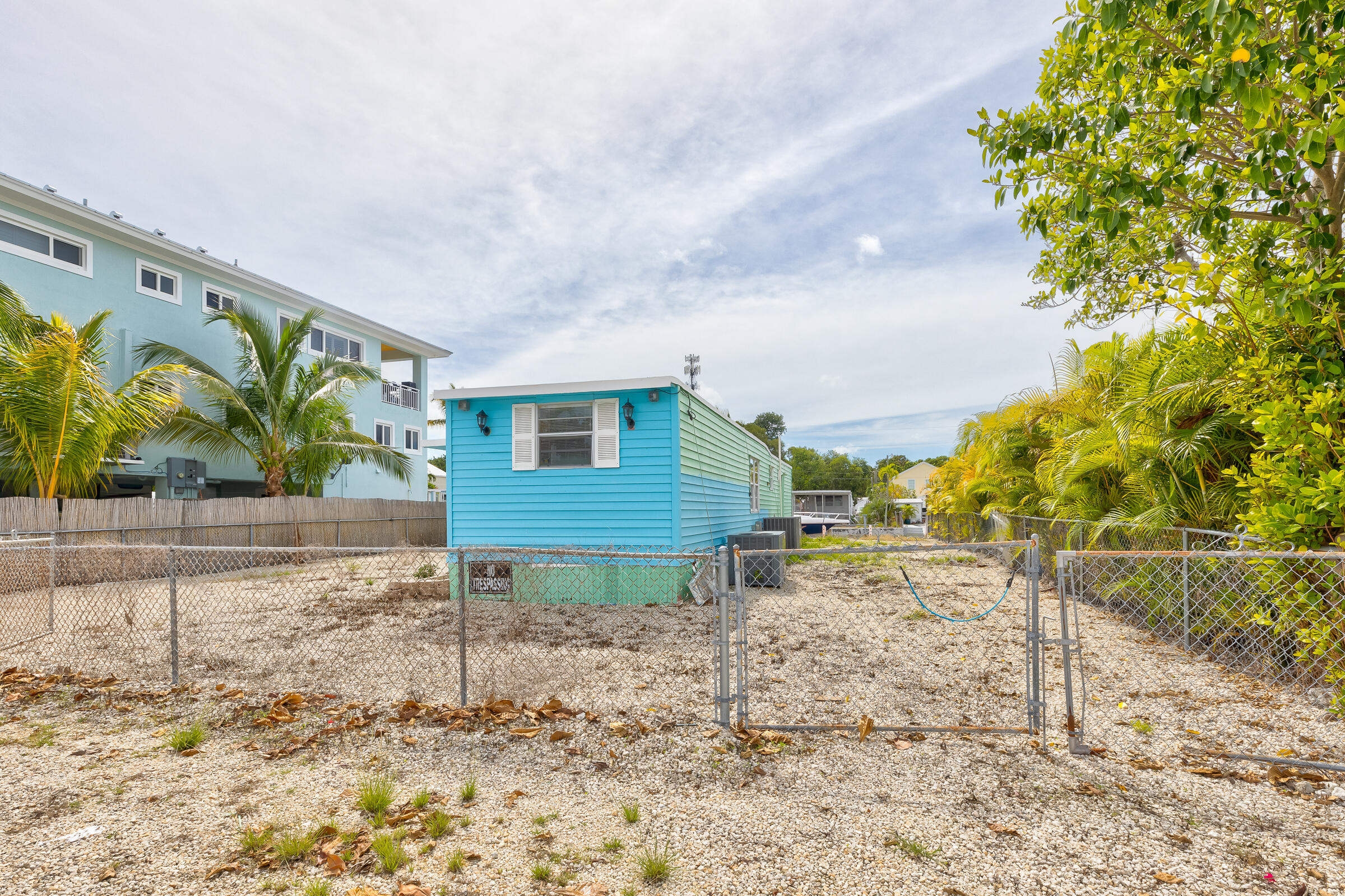 426 Bahia Honda Road Key Largo, FL 33037 - Photo 20 of 22 Front