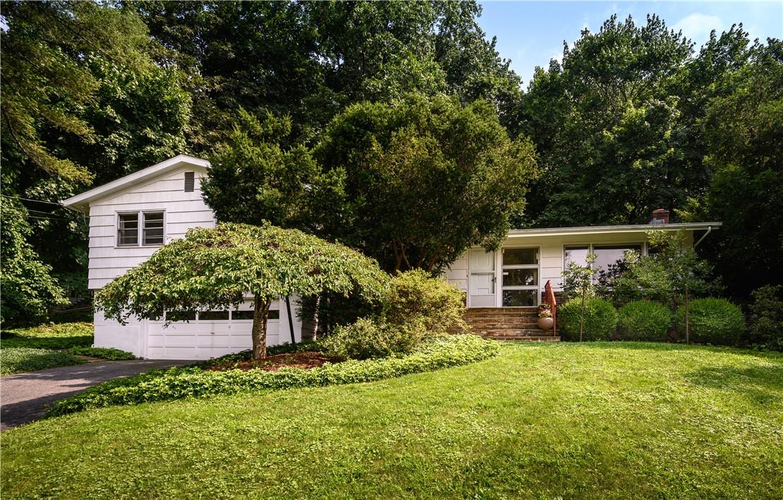 Welcome to 6 Sabina Rd in Chappaqua