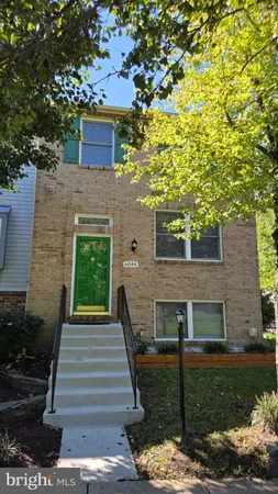 $2,950 | 6044 Chicory Place, Alexandria, VA 22310