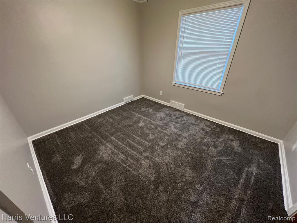 21201-07 Moross Road Grosse Pointe, MI 48236 - Photo 16 of 20