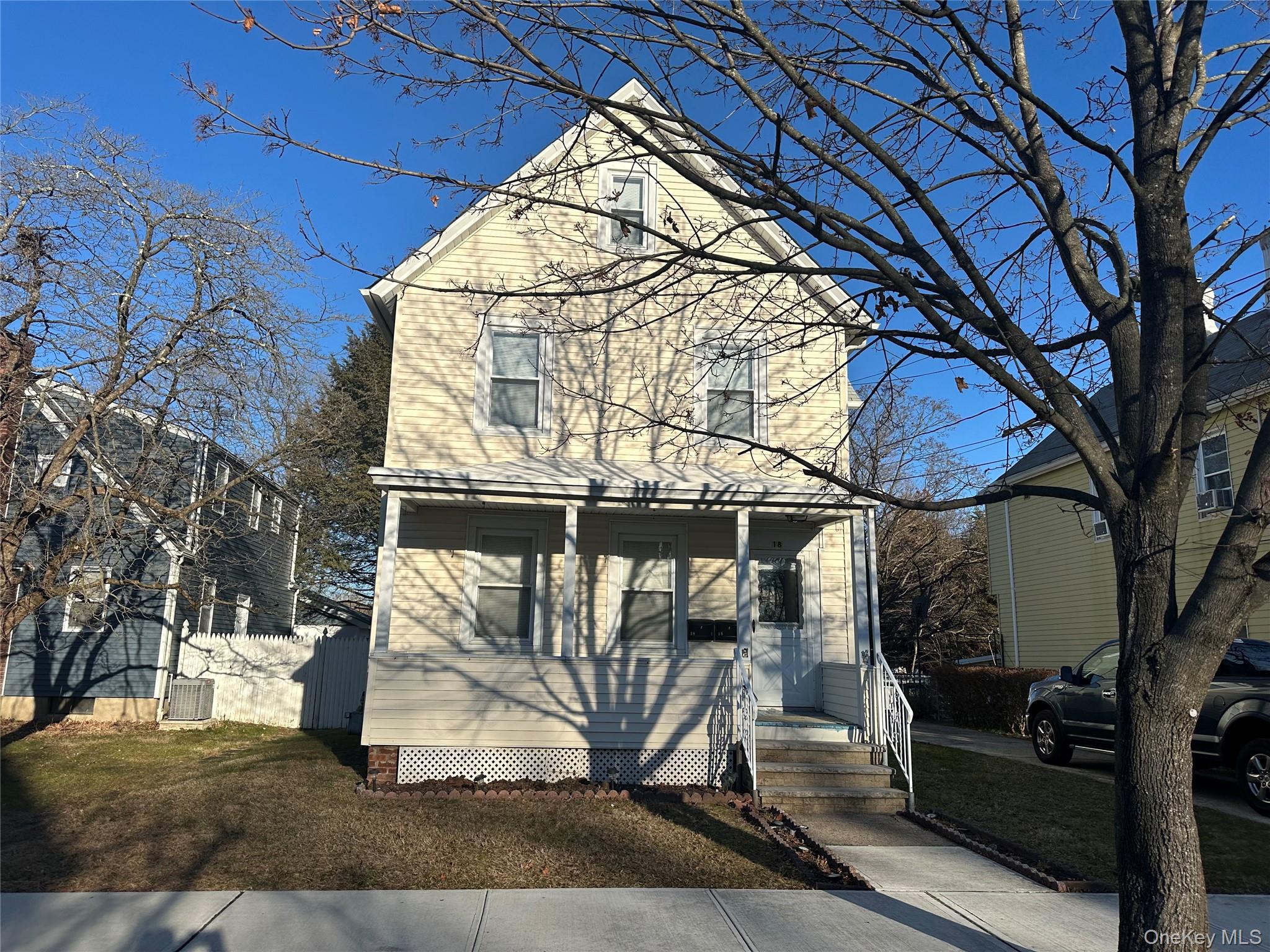 View of front of property featuring a porch