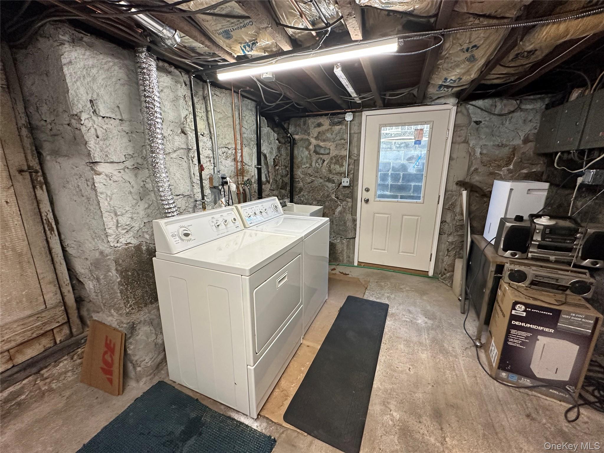 18 West Maple Avenue Suffern, NY 10901 - Photo 21 of 24 Laundry area featuring washer and dryer