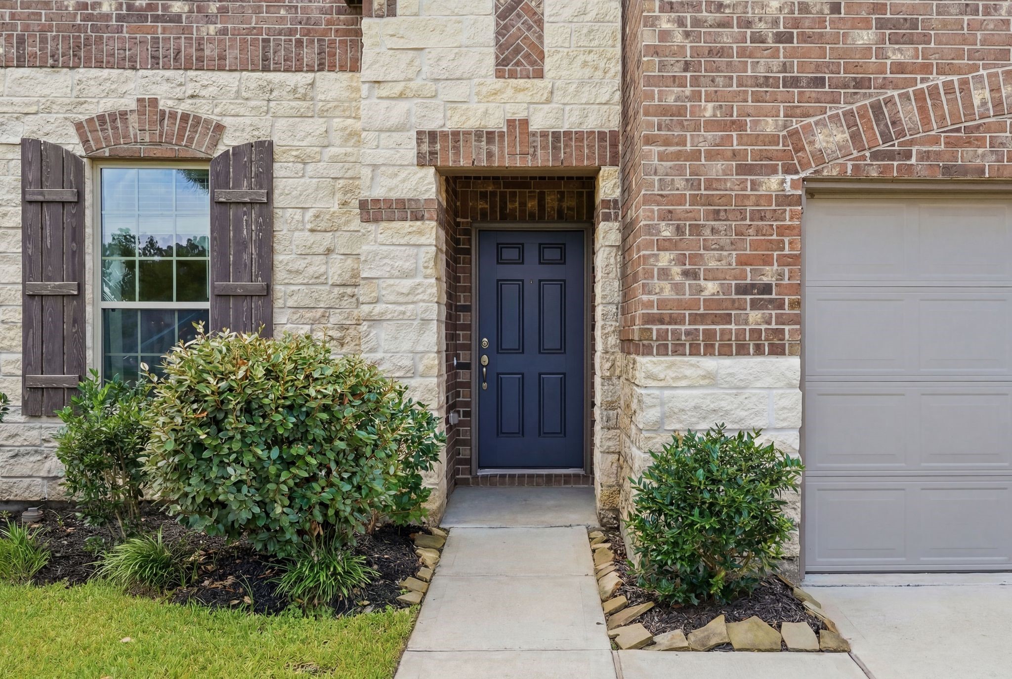 4182 Hidden Timbers Lane Conroe, TX 77304 - Photo 3 of 33