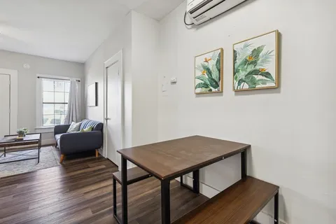 $380,000 | 112 West Eighth Street, Dallas, TX 75208