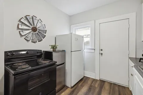 $380,000 | 112 West Eighth Street, Dallas, TX 75208