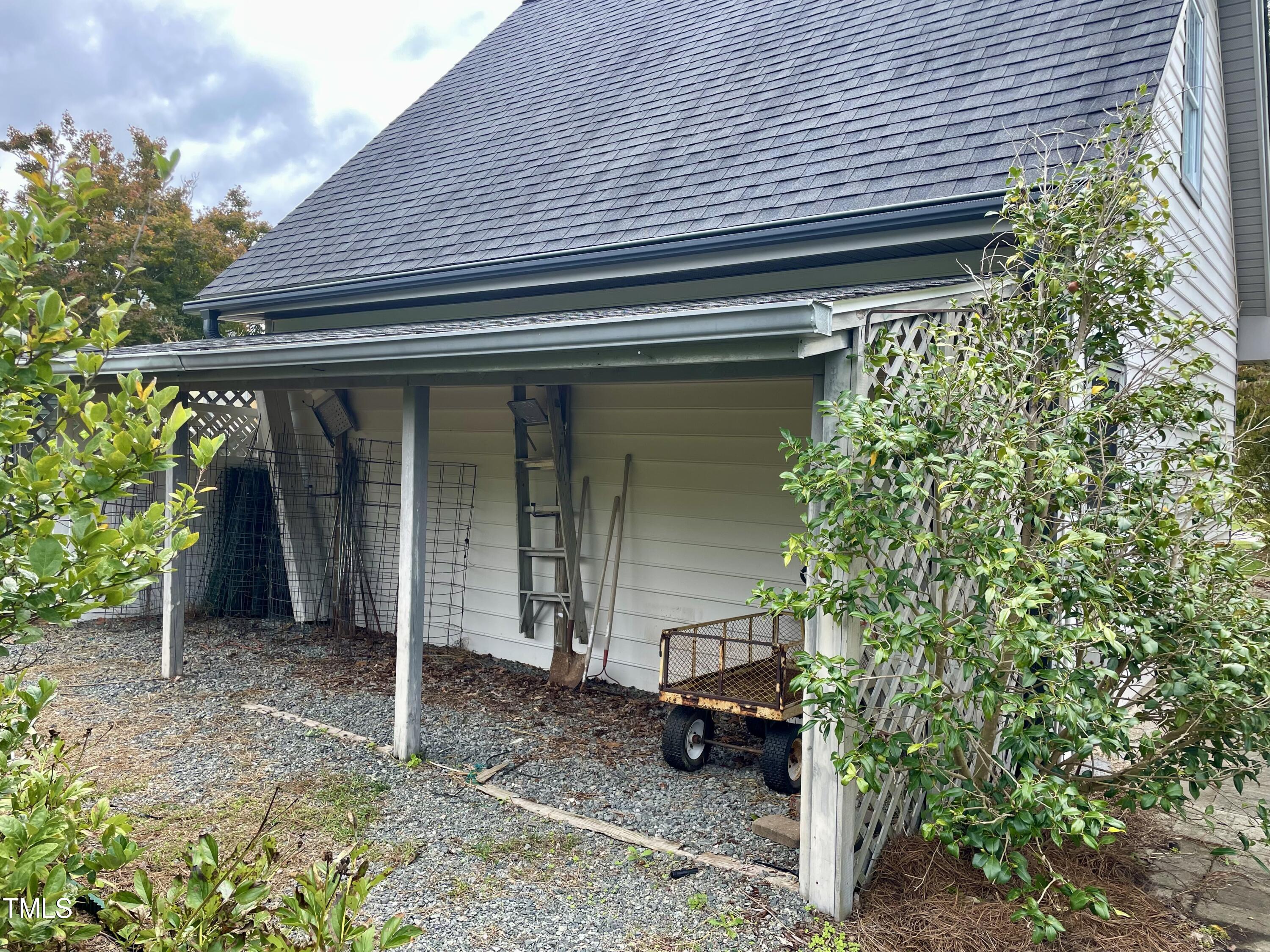 8100 N Creek Raleigh, NC 27613 - Photo 12 of 32 Shed