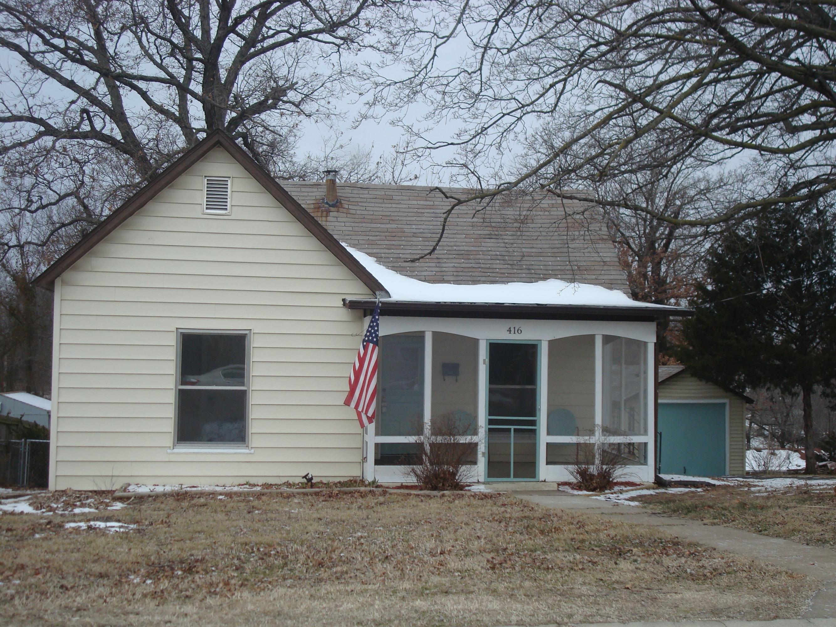 416 South Ripley Street Neosho, MO 64850 - Photo 1 of 1 DSC05432